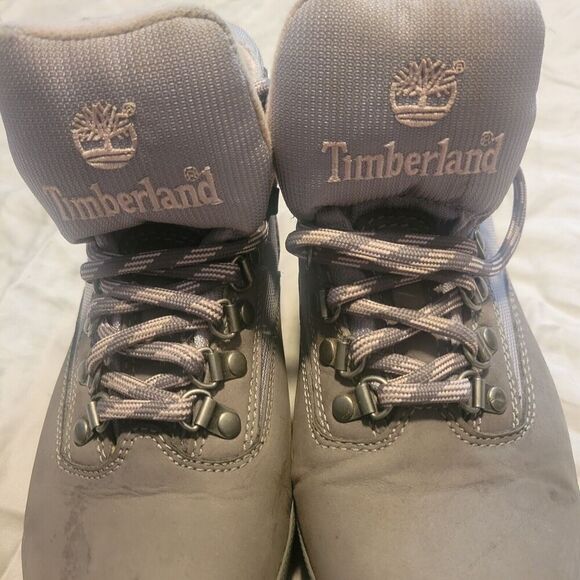 Timberland 8.5 Boots Moss Green/Beige/ Pink Trim 83373 3422 Hike, Hunt, Climb, - Picture 5 of 12